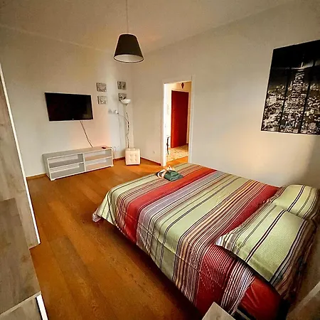 Sunny's House Apartman