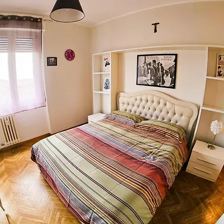 Sunny's House Apartman